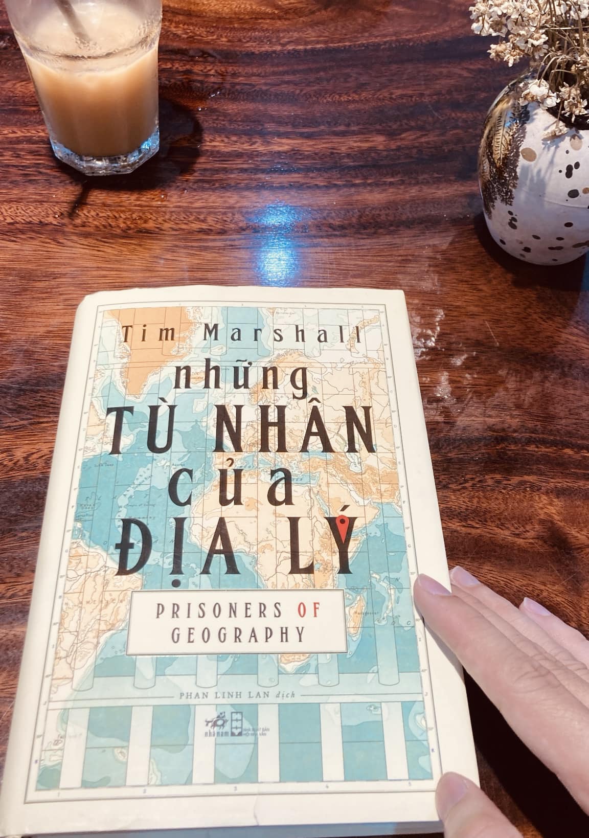 NHỮNG TÙ NHÂN CỦA ĐỊA LÝ – TIM MARSHALL